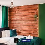 Daire 3-bed House L Free Parking L Wifi L Your Away From Hosted By The Cosy Corner Nationwide Manchester