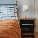 Appartement Elegant 3-bedroom Retreat Free Parking Keenzchillz Manchester
