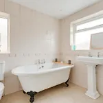 Elegant 3-bedroom Retreat Free Parking Keenzchillz Appartement *