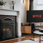 Elegant 3-bedroom Retreat Free Parking Keenzchillz Manchester