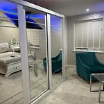 Near City Centre * Manchester