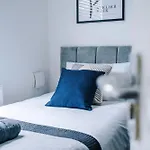 Hébergement de vacances Modern 3br House In Manchester, Ideal For Groups, Free Parking - Sleeps 8 Manchester