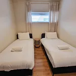 2 Bed Centre Flat Free Parking Manchester