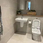 Penthouse Height Flat, View Balcony, Quiet, Free Wifi, Gym & Minimalistic アパート