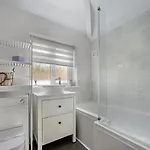 Pass The Keys Picture Perfect Haven In Didsbury Village - Free Parking & Ev Station Tatil Evi
