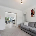 Pass The Keys Picture Perfect Haven In Didsbury Village - Free Parking & Ev Station Tatil Evi Manchester
