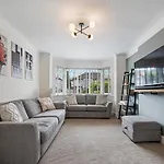 Pass The Keys Picture Perfect Haven In Didsbury Village - Free Parking & Ev Station * Manchester