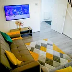 Feriehus The Wynne House - 3 Bedroom Luxury House With 5 Beds & Free Parking Near Centre, And A Walking Distance To The Etihad Stadium & Coop Live Arena Manchester