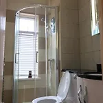 King Tv-bed En-suite Mediacity, Mufc, Salford Séjour chez l'habitant