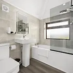 52 Furnival Road, Πανσιόν 4*
