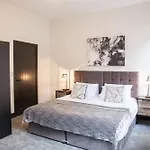 New! Stylish & Modern With Free Parking! Book Now! Manchester