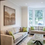 New! Stylish & Modern With Free Parking! Book Now! * Manchester
