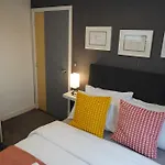 Pansiyon Luxury - Pick A - Free Parking & Kitchen Access, Near Etihad Stadium, The Coop Live & Piccadilly Station, Manchester