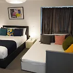 Homestay Luxury - Pick A - Free Parking & Kitchen Access, Near Etihad Stadium, The Coop Live & Piccadilly Station,