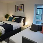 Luxury - Pick A - Free Parking & Kitchen Access, Near Etihad Stadium, The Coop Live & Piccadilly Station, * Manchester