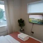 Luxury - Pick A - Free Parking & Kitchen Access, Near Etihad Stadium, The Coop Live & Piccadilly Station, Homestay