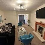 3 Bedroom Close To Stadium And Coop Live