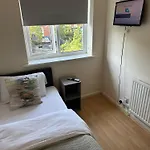 3 Bedroom Close To Stadium And Coop Live *