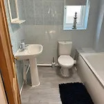 3 Bedroom Close To Stadium And Coop Live * Manchester