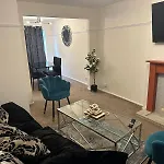 3 Bedroom Close To Stadium And Coop Live