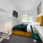 The Kent Luxury House Sleeps 14 Free Parking * Manchester