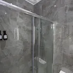 Prázdninový dům The Kent Luxury House Sleeps 14 Free Parking Manchester