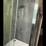 8 Riversdale King Size * Manchester