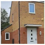 Apartamento Superb Two Bedroom House Close To Etihad & Coop Live - Private & Free Parking Manchester