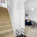 Superb Two Bedroom House Close To Etihad & Coop Live - Private & Free Parking Manchester