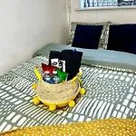 Convenient Private Bed, Bath & Parking Included Manchester