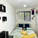 Convenient Private Bed, Bath & Parking Included * Manchester