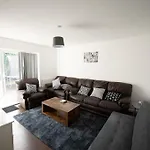 アパート Spacious 3 Bed Airport Free Parking
