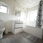 Spacious 3 Bed Airport Free Parking マンチェスター