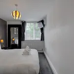 Stunning With Parking - Pass The Keys Apartmán *