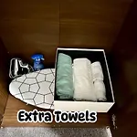 Break - 1 Big Bedroom Sleeps 3 * Manchester