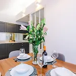 Apartment King Street Collection