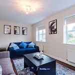 Large 3 Bed House Sleeps 7 By Host A * マンチェスター