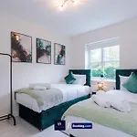 Large 3 Bed House Sleeps 7 By Host A 別荘 マンチェスター