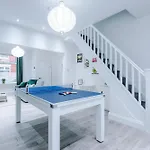 Sleeps 6, Pool Table, Free Parking, Perfect For Groups, Long Term Disc Daire