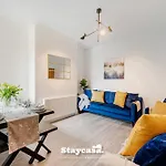 Monton Co-living - Private Self-cater Manchester