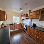 3 Bed Free Parking Near Centre Manchester