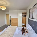 3 Bed Free Parking Near Centre * Manchester
