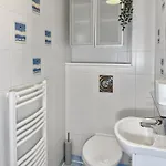 Cozy - 2 Beds, Sleeps 5, Free Parking! Apartment Manchester