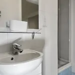 Cozy - 2 Beds, Sleeps 5, Free Parking! Apartment Manchester
