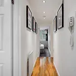 Stunning With Parking - Pass The Keys *