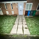 New Getaway House With 2 Free Parking Manchester