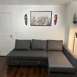 Apartment New Getaway House With 2 Free Parking