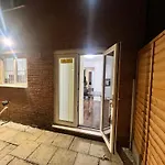 Apartment New Getaway House With 2 Free Parking