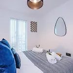 Sleek In By 53 Degrees Property, Ideal For Couples, Amazing Location! * Manchester