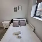 2 Bed Castlefield Flat Canalside *